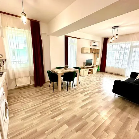 Summerland Seaview Apartment *