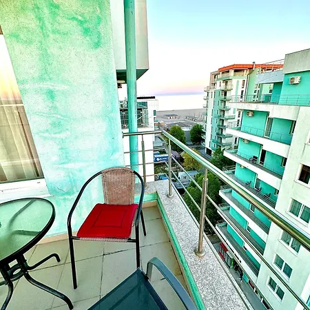 Summerland Seaview Apartment Mamaia