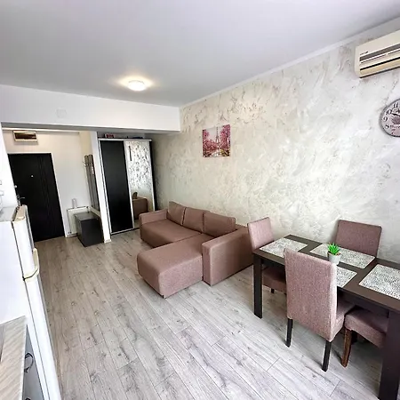 Apartment Summerland Seaview Mamaia