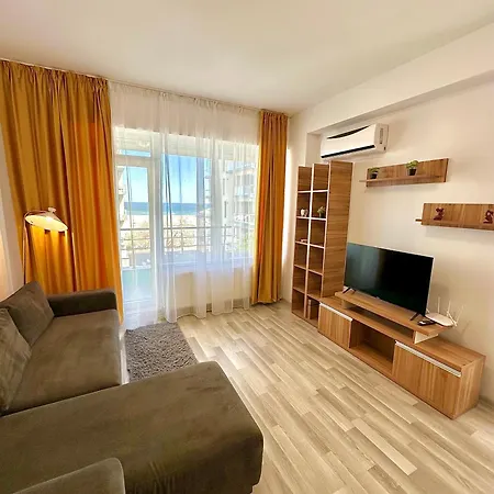 Summerland Seaview Apartment *
