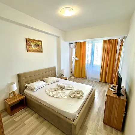 Summerland Seaview Apartment Mamaia