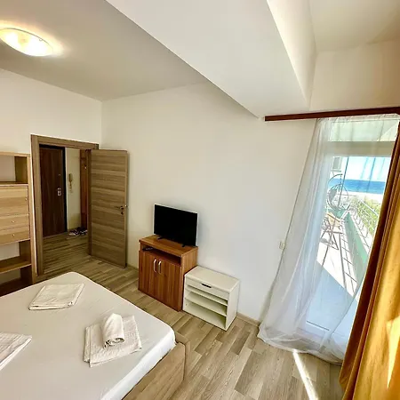Summerland Seaview Mamaia