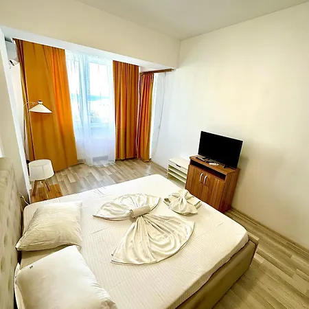 Summerland Seaview Apartment