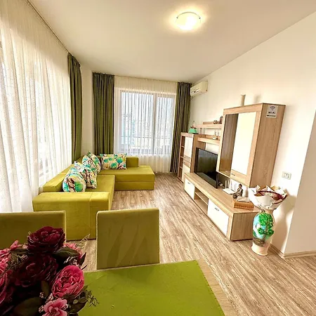 Summerland Seaview ママイア